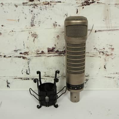 Electro-Voice RE27N/D Cardioid Dynamic Broadcast Microphone W/ Mic Stand/Clip image 1