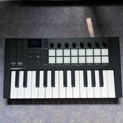 Novation Launchkey Mini 25 MKIV MIDI Keyboard Controller