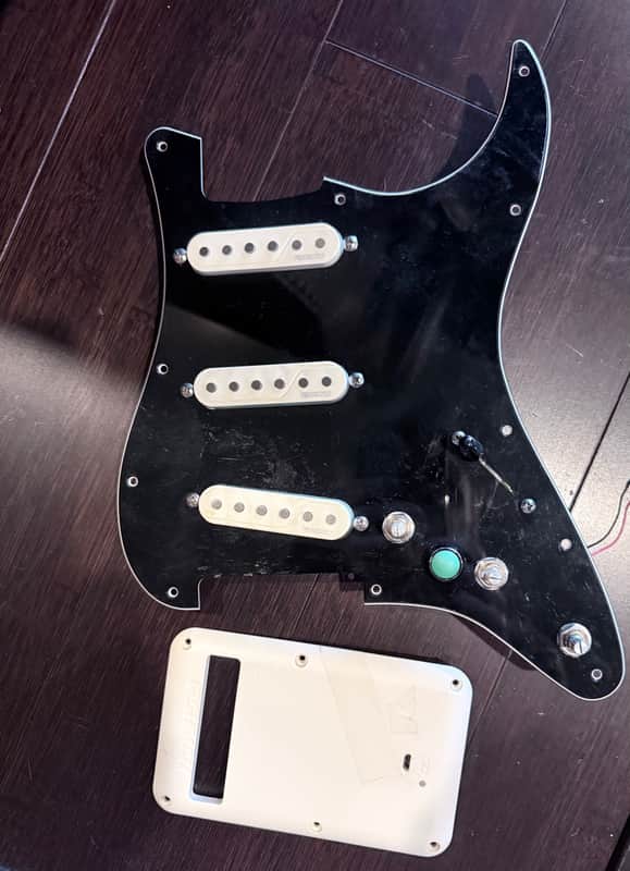 Fishman PRF-STR-WPG Fluence SSS Single Width Loaded Strat Pickguard