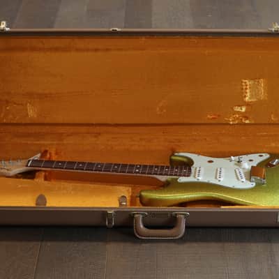 Minty! 2008 Fender Dick Dale Stratocaster Chartreuse Sparkle + COA OHSC image 16