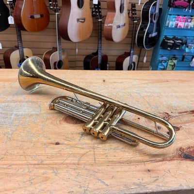 Getzen 300 Series Bb Trumpet w/Case image 5