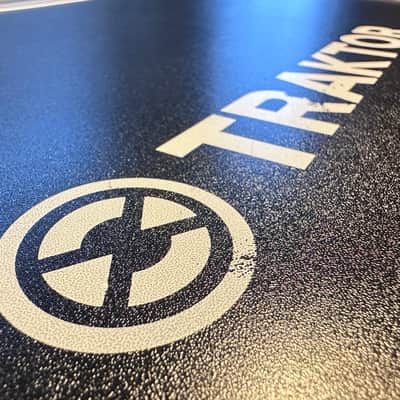 Native Instruments Traktor Kontrol S8 with Flight Case image 2