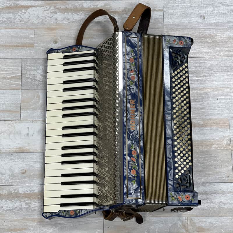 1930-1934 Hohner 41-key Piano Accordion image 1
