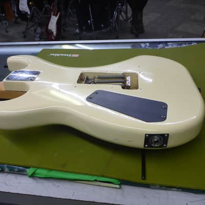 Kramer Player Grade Baretta I : Leveled ,Crowned & Dressed Frets 1985 - white image 16