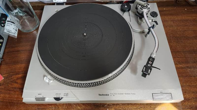 Technics SL D2 turntable iin very good condition - 1970's