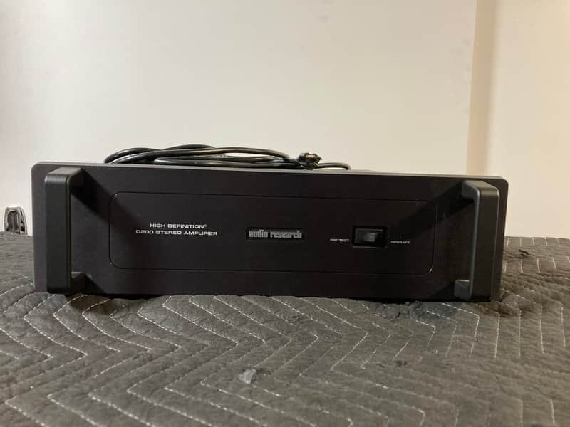 Audio Research D200 amplifier