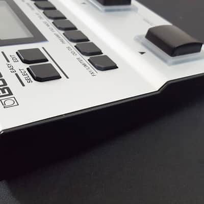 (MINT) Boss GT-1B Bass Multi-Effect w/Power Supply - Silver image 4