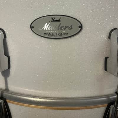 Pearl Masters Music City Custom/Maple Gum 2024 - Snow White Glass Glitter image 4