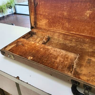 Vintage 1960 Fender Jazzmaster Case - Brown Tolex w/ Gold/Yellow Interior image 11