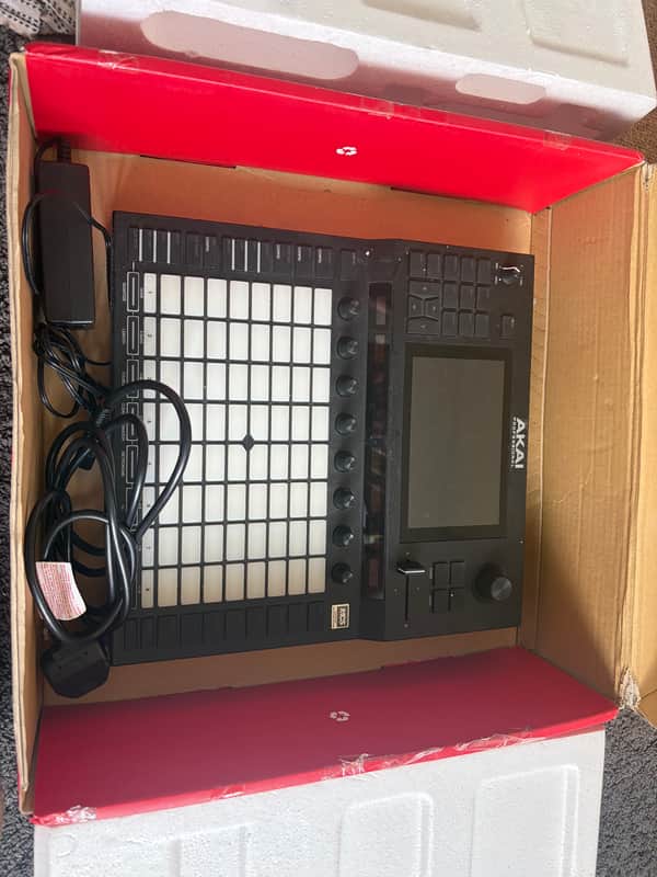 Akai Force Standalone Music Production / DJ Performance System 2019 - Black image 1