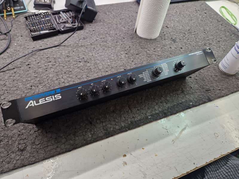 Alesis MicroVerb III 16-Bit Digital Reverb and Delay 1991 - 1996 - Black image 1