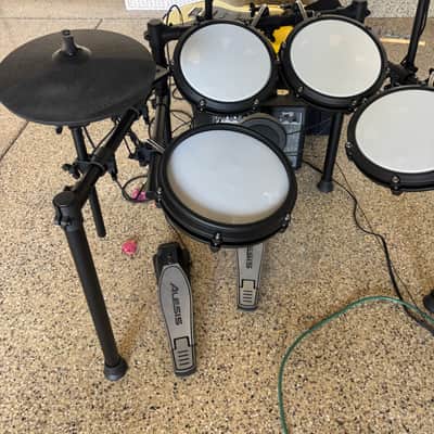 Alesis Nitro Max Kit Electronic Drum Set 2023 - Present - Black image 3