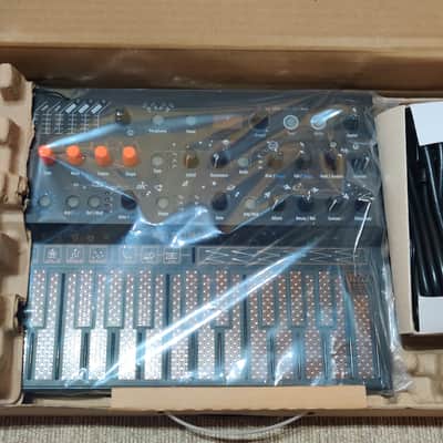 Arturia MicroFreak Stellar 25-Key Algorithmic Synthesizer 2023 - Present - Black image 4
