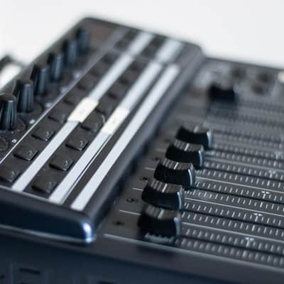Behringer B-Control BCF2000 USB MIDI DAW Fader Controller Bild 6