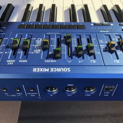 Analog Mono Synth w/ Buit-in Sequencer + KNOBs Bild 8