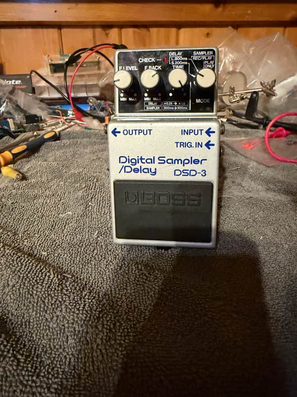 Boss DSD-3 Digital Sampler/Delay | Reverb