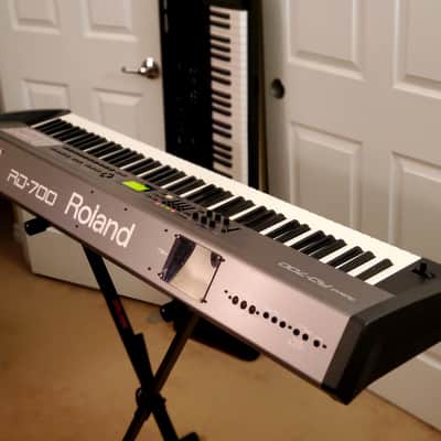 CERTIFIED!!! ROLAND RD700 STAGE PIANO FULLY INSPECTED SERVICED AND IN AMAZING CONDITION! image 20