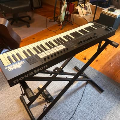 Novation Launchkey 61 MKIV MIDI Keyboard Controller 2024 - Present - Black image 3
