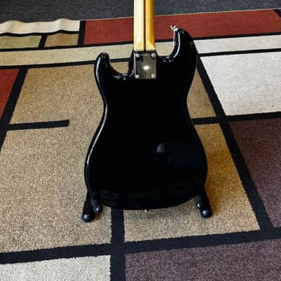 Squier  Bullet  1983-1984 - Black MIJ image 5