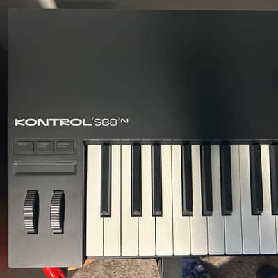 Native Instruments Komplete Kontrol S88 MK3 2023 - Present Black image 9