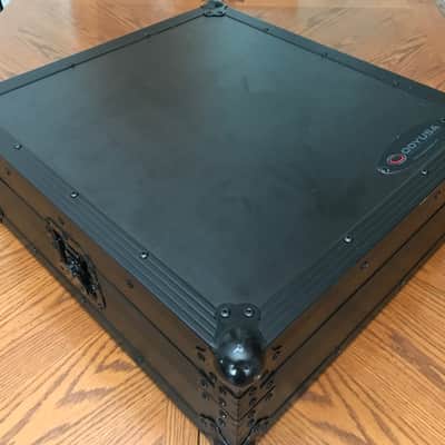 Pioneer DJM-2000 w/ Flight Case image 8