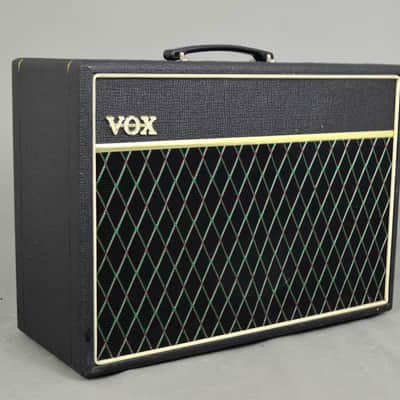 Vox Cambridge 30 Model V9310 30-Watt 1x10 Reverb Amplifier image 4