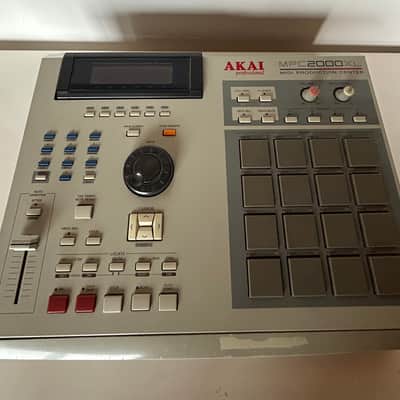 Akai MPC2000XL  MPC 2000 XL w/ 8 out expansion and ZIP Drive