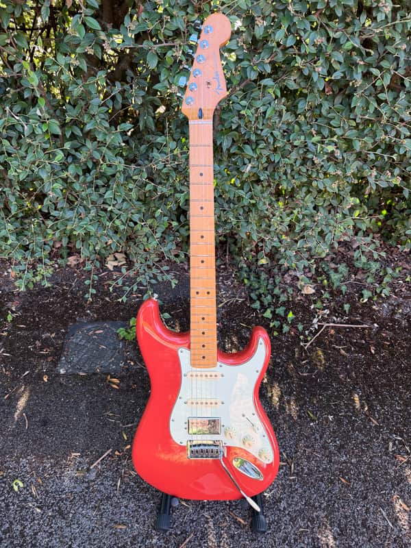 Fender Player Plus Stratocaster HSS with Maple Fretboard 2023 - Present - Fiesta Red