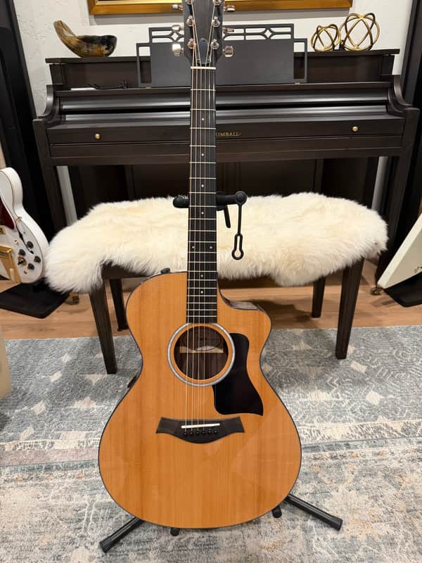 Taylor 212ce Plus (2026) - Natural Full Gloss | Excellent Condition w/ AeroCase