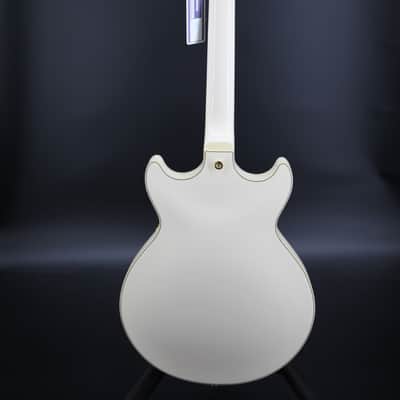 Ibanez AMH90-IV Artcore Expressionist Ivory image 9