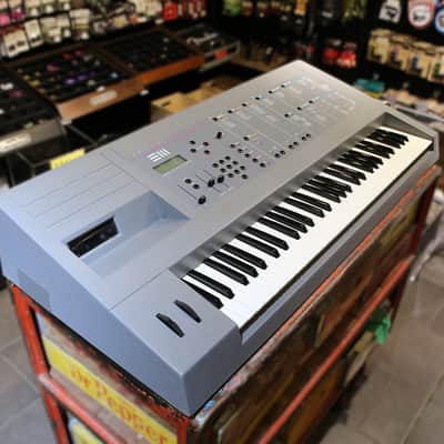 E-MU Systems Emulator III 61-Key 16-Voice Sampler Workstation 1987 - Grey image 3