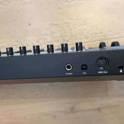 Novation Launchkey 49 MKIII MIDI Keyboard Controller 2020 - Present - Black image 6