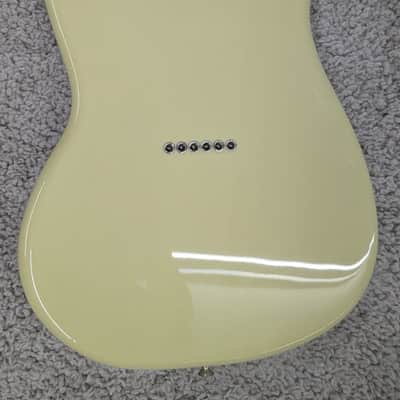 Mint Fender Player II Mustang Electric guitar, Maple Fingerboard, Hialeah Yellow -MIM image 4
