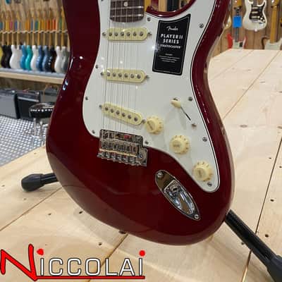 Fender Player II Stratocaster, Rosewood Fingerboard, Transparent Cherry Burst image 4