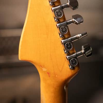 Fender Vintage 1962 Jazzmaster Electric Guitar - 3-Tone Sunburst with Hardshell Case - Used image 6