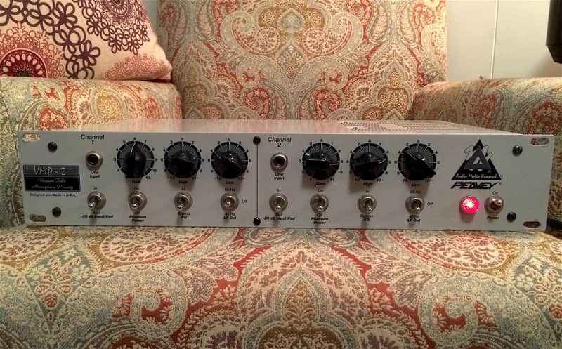 Peavey VMP-2 Dual Channel Vacuum Tube Microphone Preamp with 2-Band EQ image 2