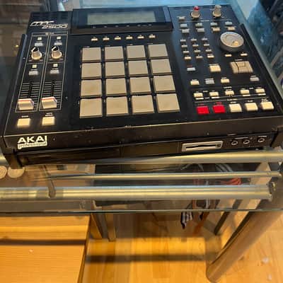 Akai MPC2500 Music Production Center 2005 - 2013 - Black image 2