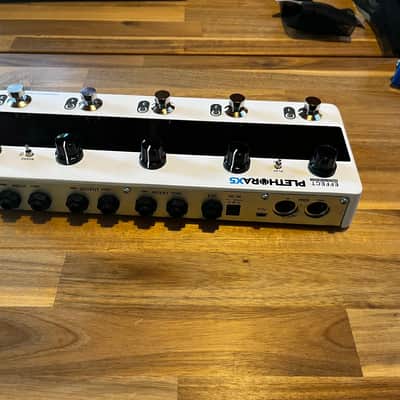 TC Electronic Plethora X5 TonePrint Multi-Effects Pedalboard 2020 - Present - White image 1