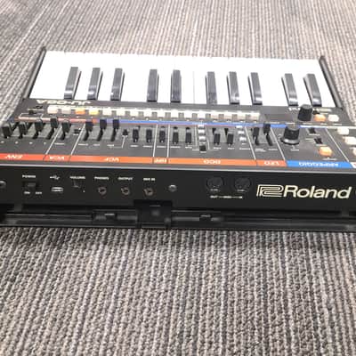 Roland JU-06A Boutique Series Synthesizer Module with K-25m Keyboard 2019 - Present - Black image 2