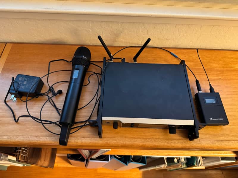 Sennheiser EW DX Q1-9 with mic (935 capsule) and body pack image 1
