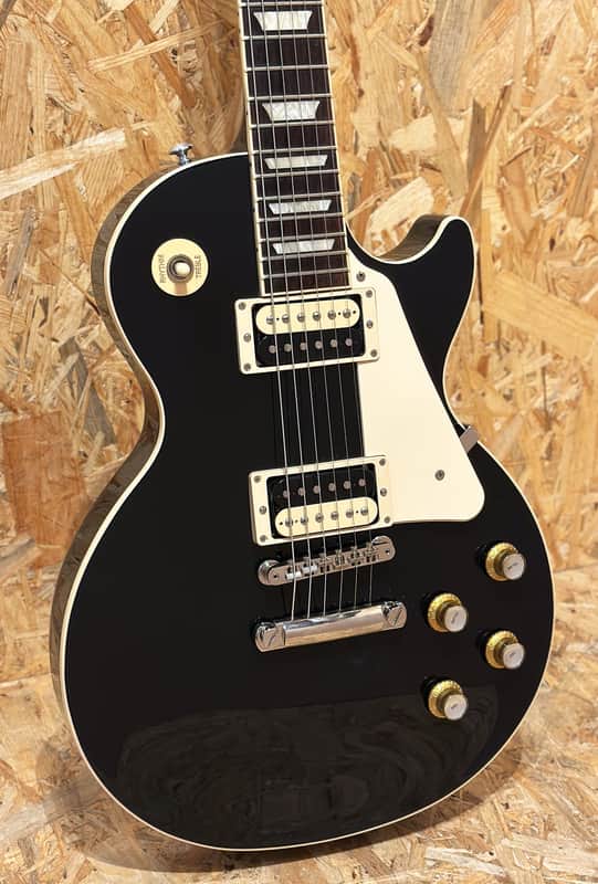 Pre Owned Gibson 2021 Les Paul Classic - Ebony Inc. Case