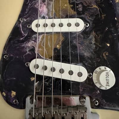 Fender American Stratocaster 2011 Olympic White USA w/ Custom Marbled Pickguard image 6
