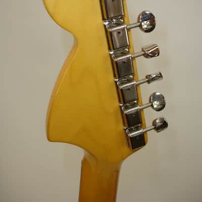 2005 Fender '69 Mustang Reissue Electric Guitar, Rosewood Fingerboard, Vintage White w/ Bag image 12