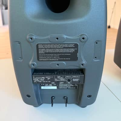 Genelec 8050B 8" Powered Nearfield Studio Monitor (Pair) - Gray image 5