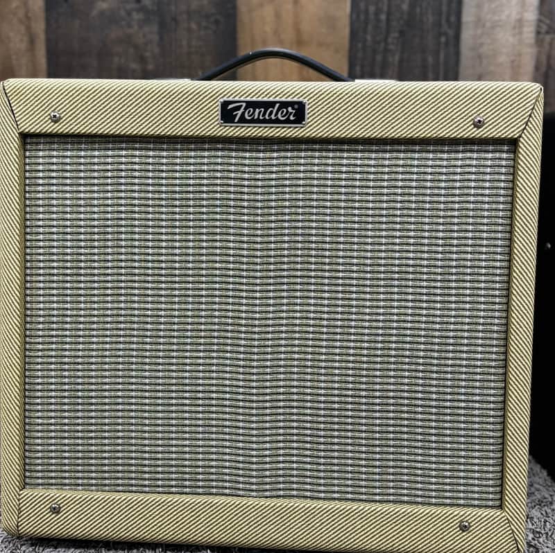 Fender Blues Junior 15-Watt 1x12" Guitar Combo