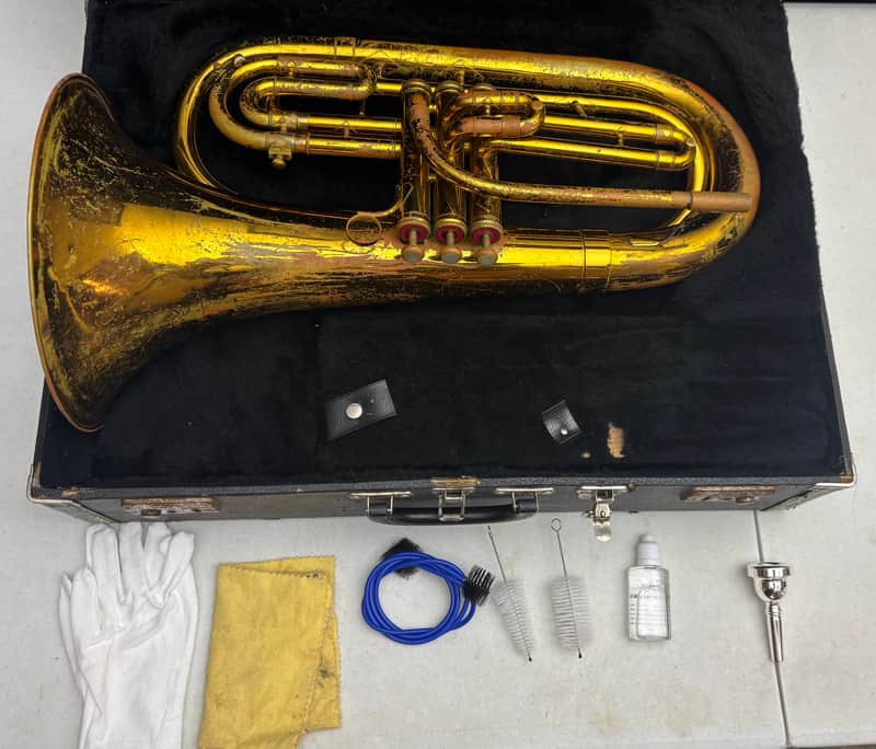 King 1124 Ultimate Marching Baritone Bb Brass Horn w/ Original Case & Accessories – Plays Great image 1