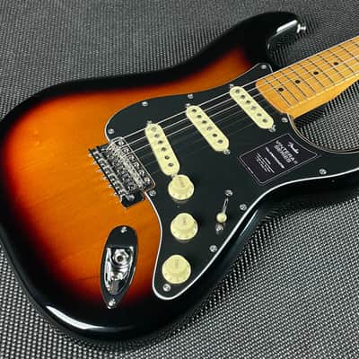 Fender Vintera II '70s Stratocaster, Maple Fingerboard- 3-Color Sunburst (MX23078543) image 2
