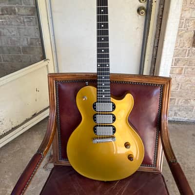 Robin Avalon Deluxe 2009 Metallic Gold image 1