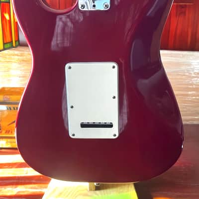 Fender 40th anniversary American Stratocaster 1996 - Candy apple red image 8