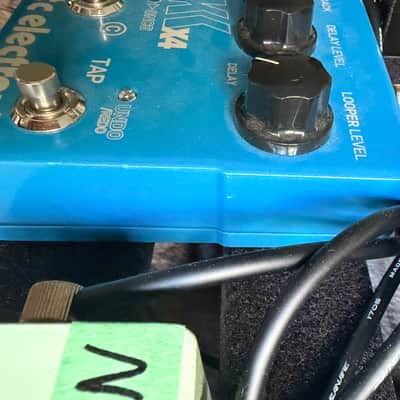 TC Electronic Flashback X4 Delay & Looper 2011 - 2019 - Blue image 4